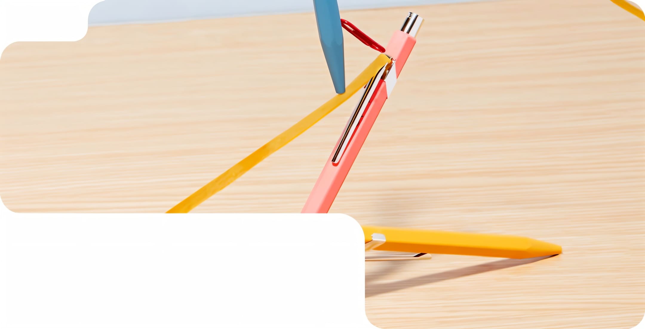 Парень учится